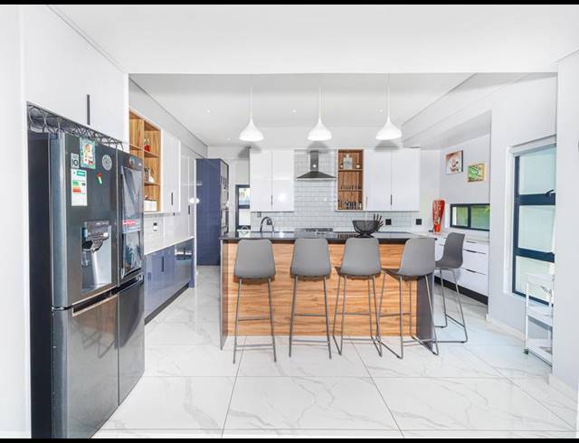 6 BEDROOM HOUSE FOR SALE IN ZWARTKOP GOLF ESTATE